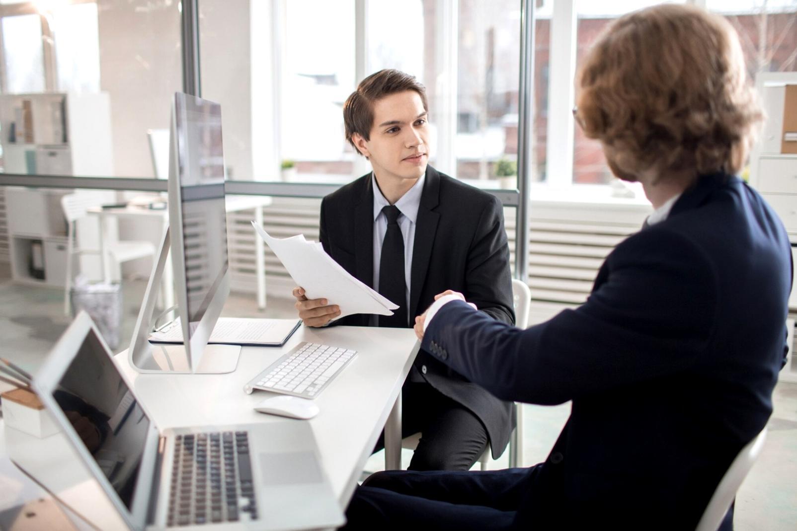 Session de formation en analyse financière avec des professionnels